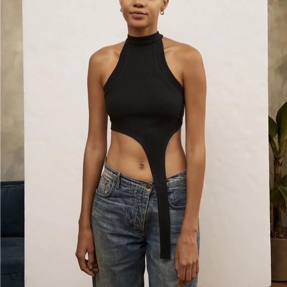 k.ngsley Tops - K.NGSLEY Black Ribbed Cutout Halter Crop Top